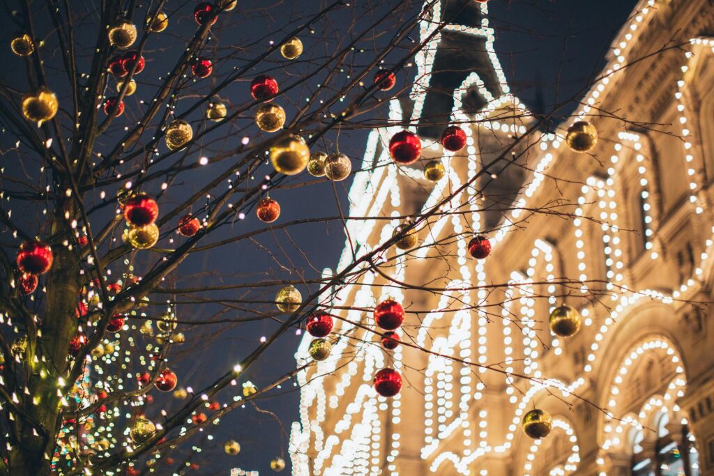 commercial holiday lighting